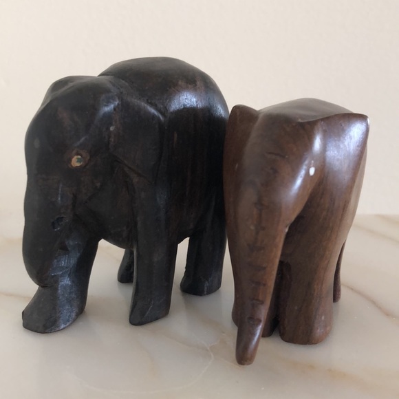 Two Vintage Hand-carved Wood Elephants from Ghana - Picture 10 of 10
